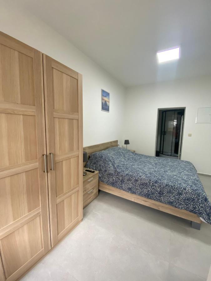 1-C Superbe Appartement Tres Calme Et Bien Decore Charleroi Exteriör bild