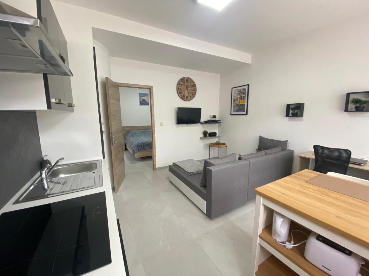 1-C Superbe Appartement Tres Calme Et Bien Decore Charleroi Exteriör bild