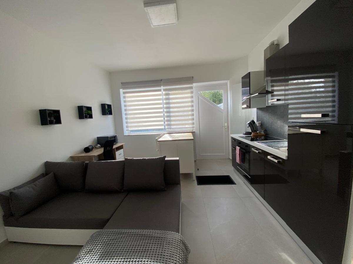 1-C Superbe Appartement Tres Calme Et Bien Decore Charleroi Exteriör bild