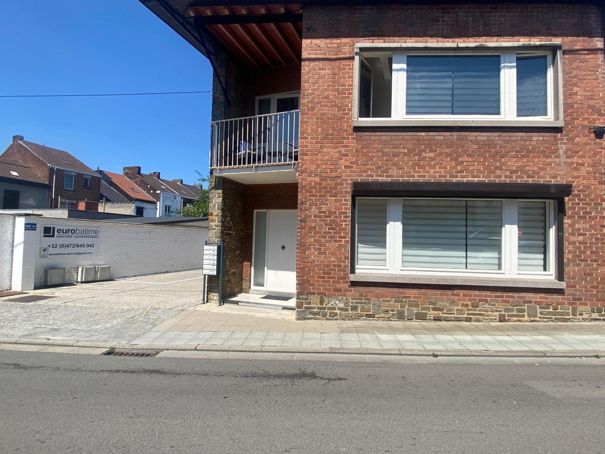 1-C Superbe Appartement Tres Calme Et Bien Decore Charleroi Exteriör bild
